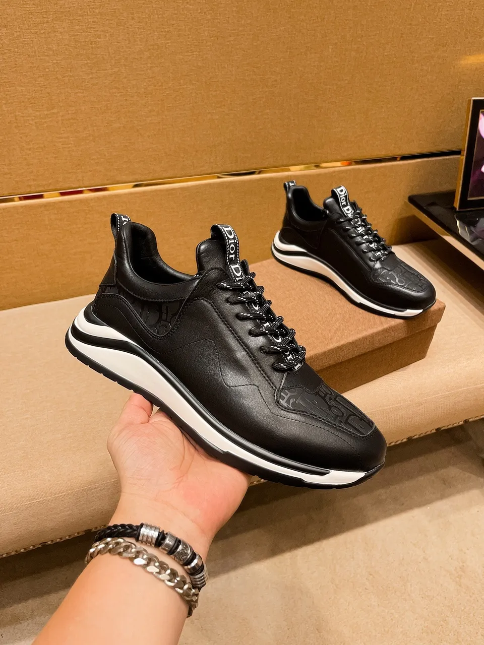 Men's shoes💰 420💰🔥[Dior]🔥High-end brand of men's shoes official website 1:1 latest masterpiece: the upper is made of Italian imported first-layer cowhide with a comfortable and breathable lining➕original non-slip and wear-resistant outsole🔥, making walking more convenient and comfortable! An exclusive new model, a stunning work, a beautiful 1:1 replica [color] compared to the official quality! Create a fashionable personality to set off your uniqueness! A must-have for trendy men! Classic🔥Size: Male 38-44 2⃣️colors available🔥